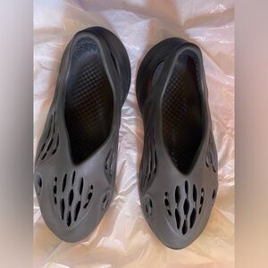 Adidas Men’s Yeezy Foam Runner